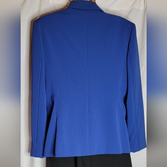 Max Mara Ruffle Blue Blazer - Picture 3 of 9